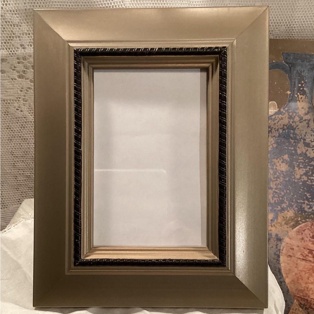 Silver W/ Black Embossed Trim 4x6 Photo Frame